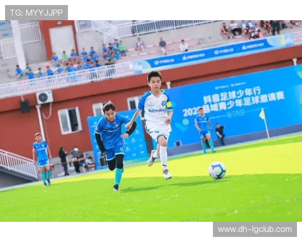 以西社儿童足球赛事展现少年竞技精神与社区活力风采蓬勃发展魅力